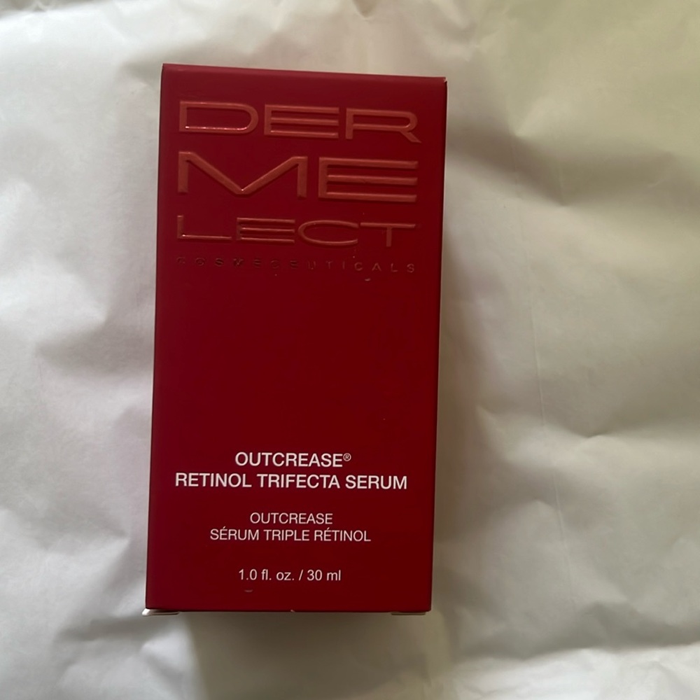 Dermelect OUTCREASE
Retinol Trifecta Serum NIB